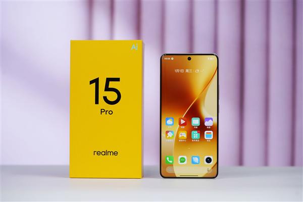 宏牛操盘 每台都独一无二！真我15 Pro图赏